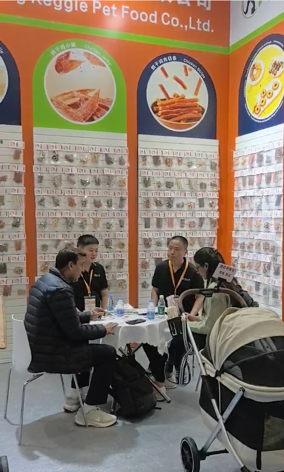 老牌比利时客户莅临我厂CIPS展位